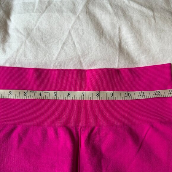 Zyia seamless ribbed shorts - Picture 4 of 6